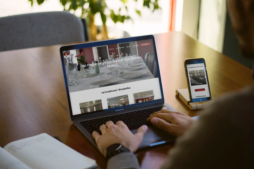 Person using Sharefox's rental commerce platform on a laptop